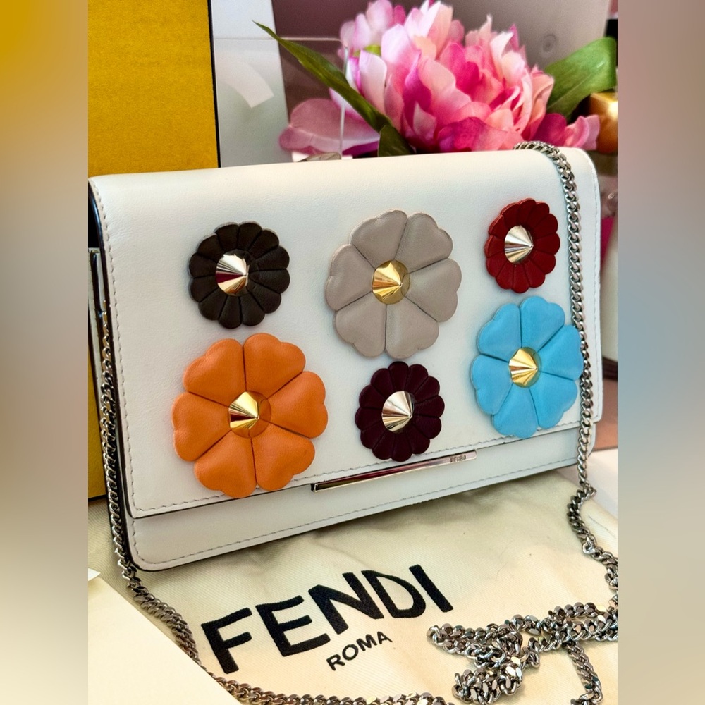 Fendi Calfskin Nappa Floral Wallet On A Chain - Picture 2 of 14